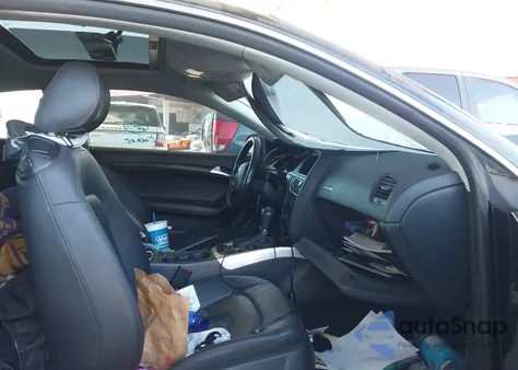 2011 Audi A5 2.0T Premium из США, поврежденный, VIN WAULFAFR3BA026335